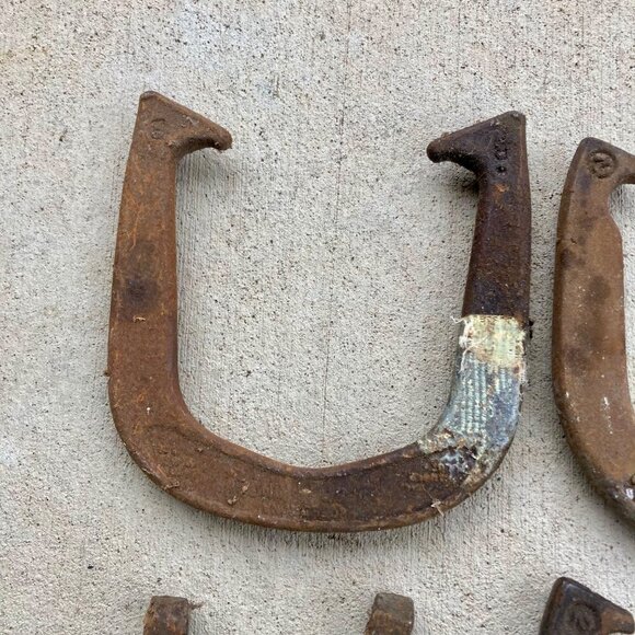 Lot 6 Vintage Horseshoes (4 are Champ Horseshoe Set) - Picture 6 of 10